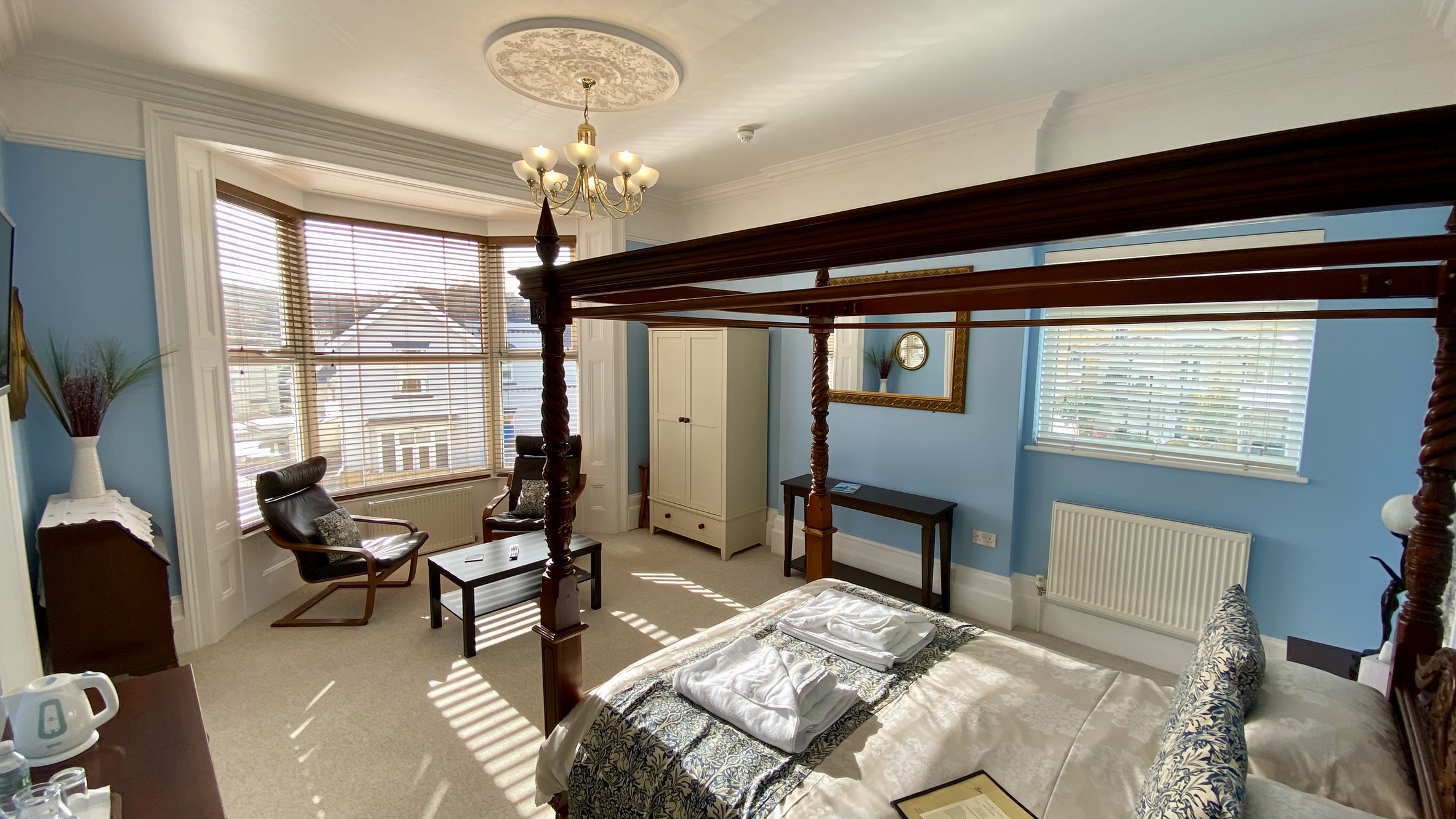 Four Poster Bed, Isle of Wight