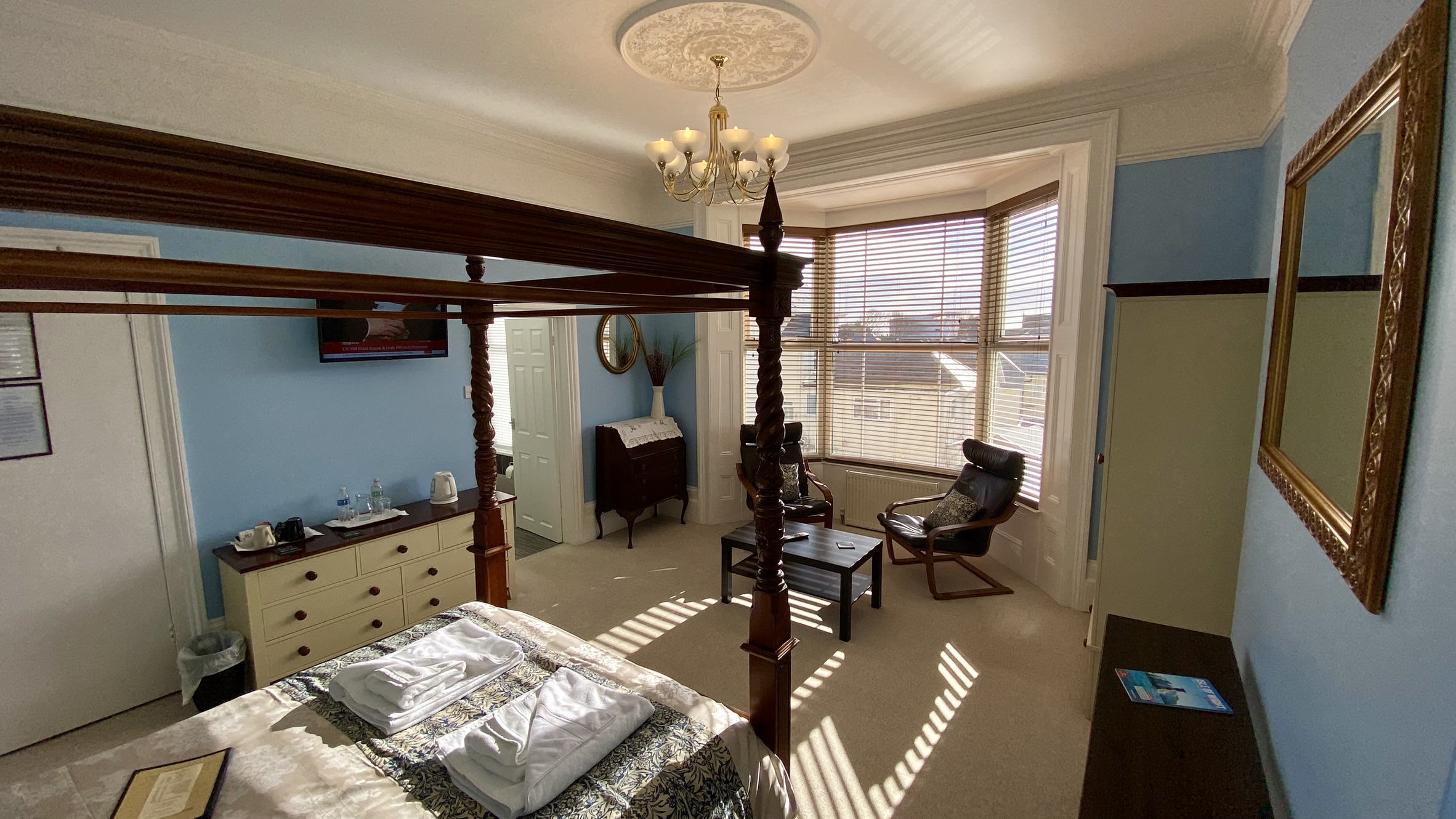 Four Poster Bed, Isle of Wight